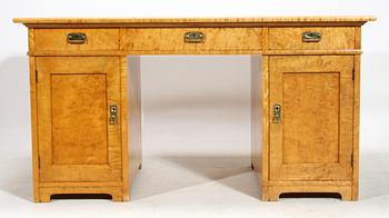 SKRIVBORD. 3 delat. 1900-tal.