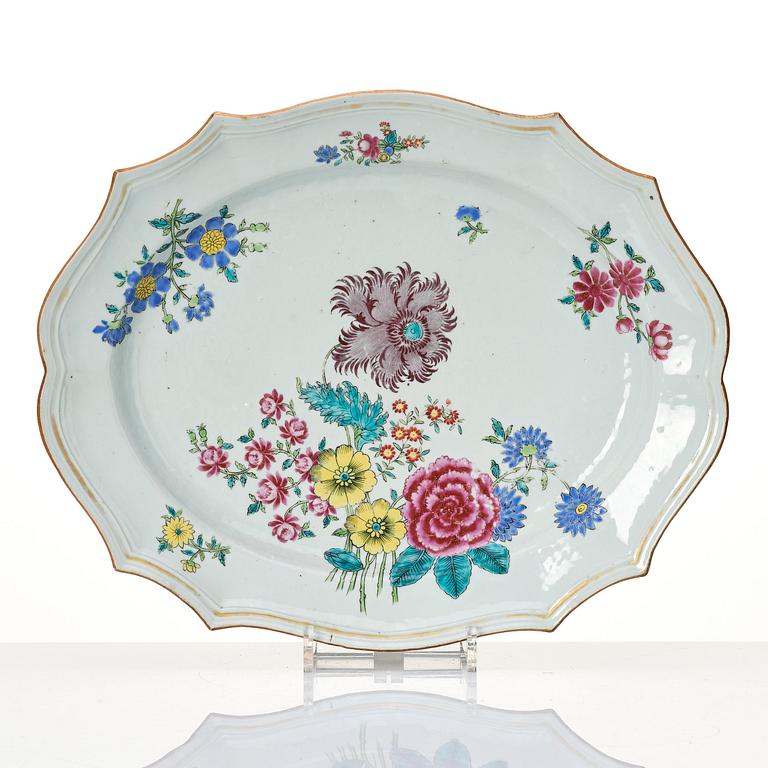 A set of five famille rose serving dishes, Qing dynasty, Qianlong (1736-95).