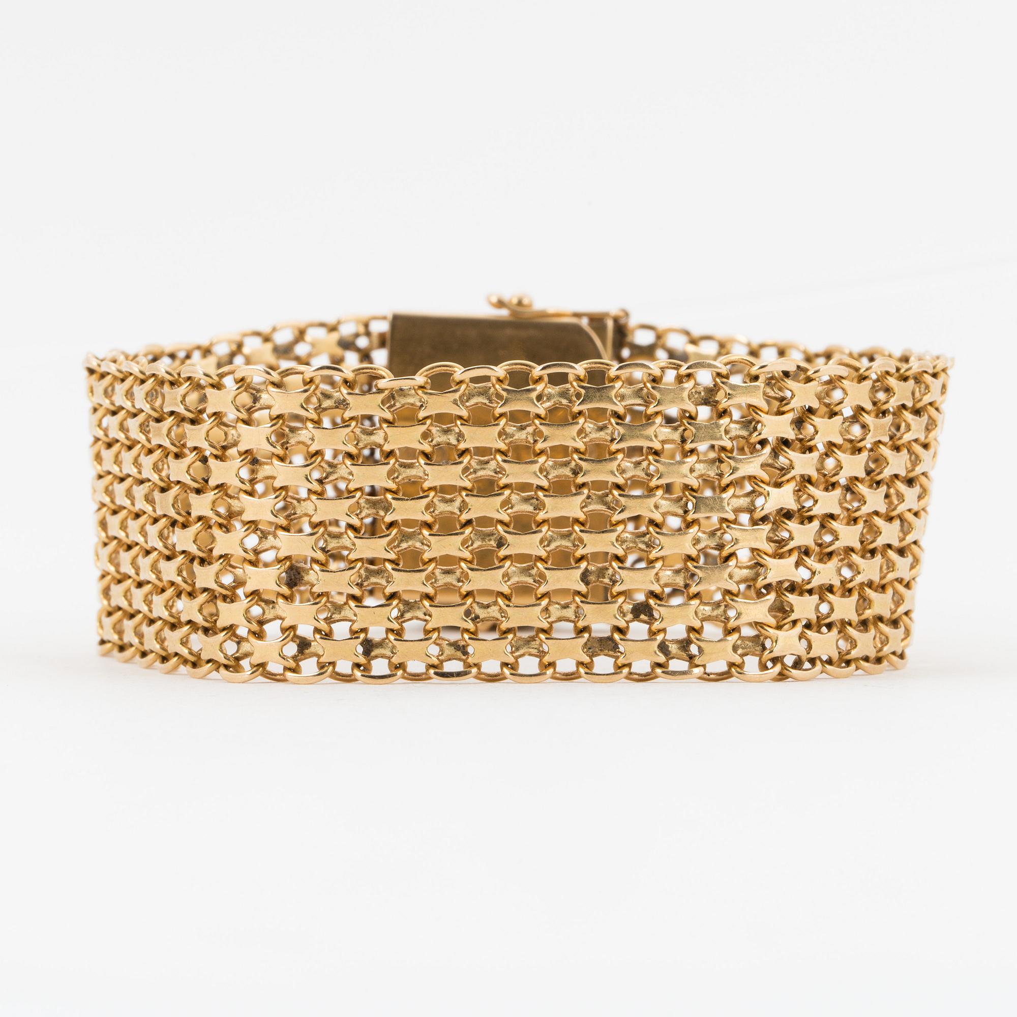 18K gold bracelet.