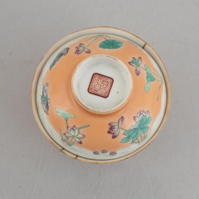 A 'mandarin duck' porcelain cup with cover, Qing dynasty, Daoguang seal mark.