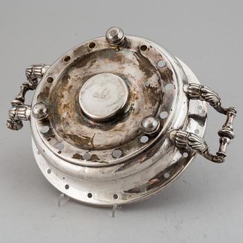 A heater, presumably England, circa 1900.
