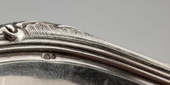 FAT, silver, rokokostil, svenska importstämplar. Vikt 960 gr.