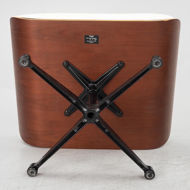 Charles & Ray Eames, fåtölj med fotpall, "Lounge Chair", Vitra, 2008.