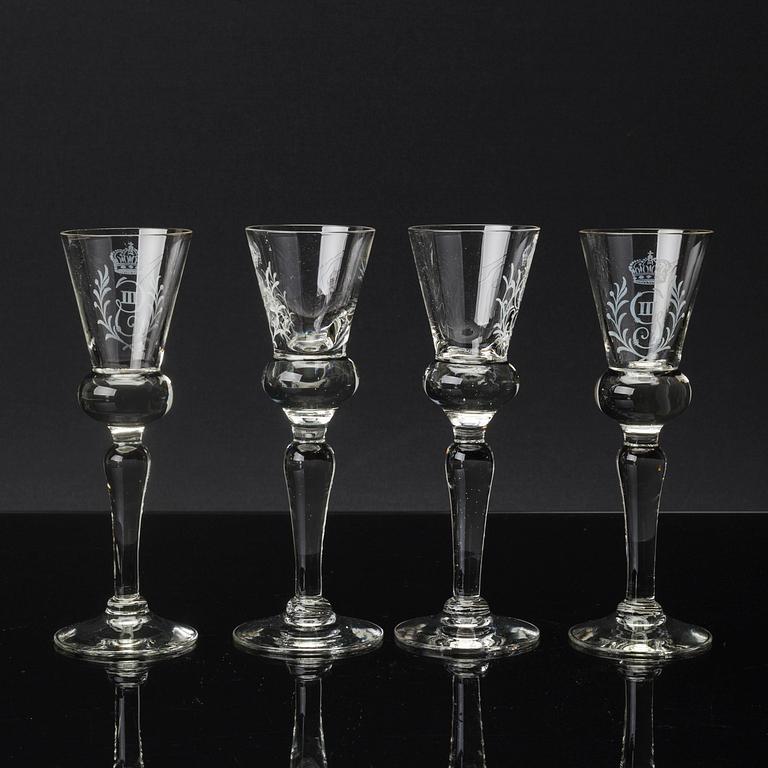 SNAPSGLAS, 8 st, "Gustav III", Reijmyre Glasbruk, 1900-talets andra hälf.