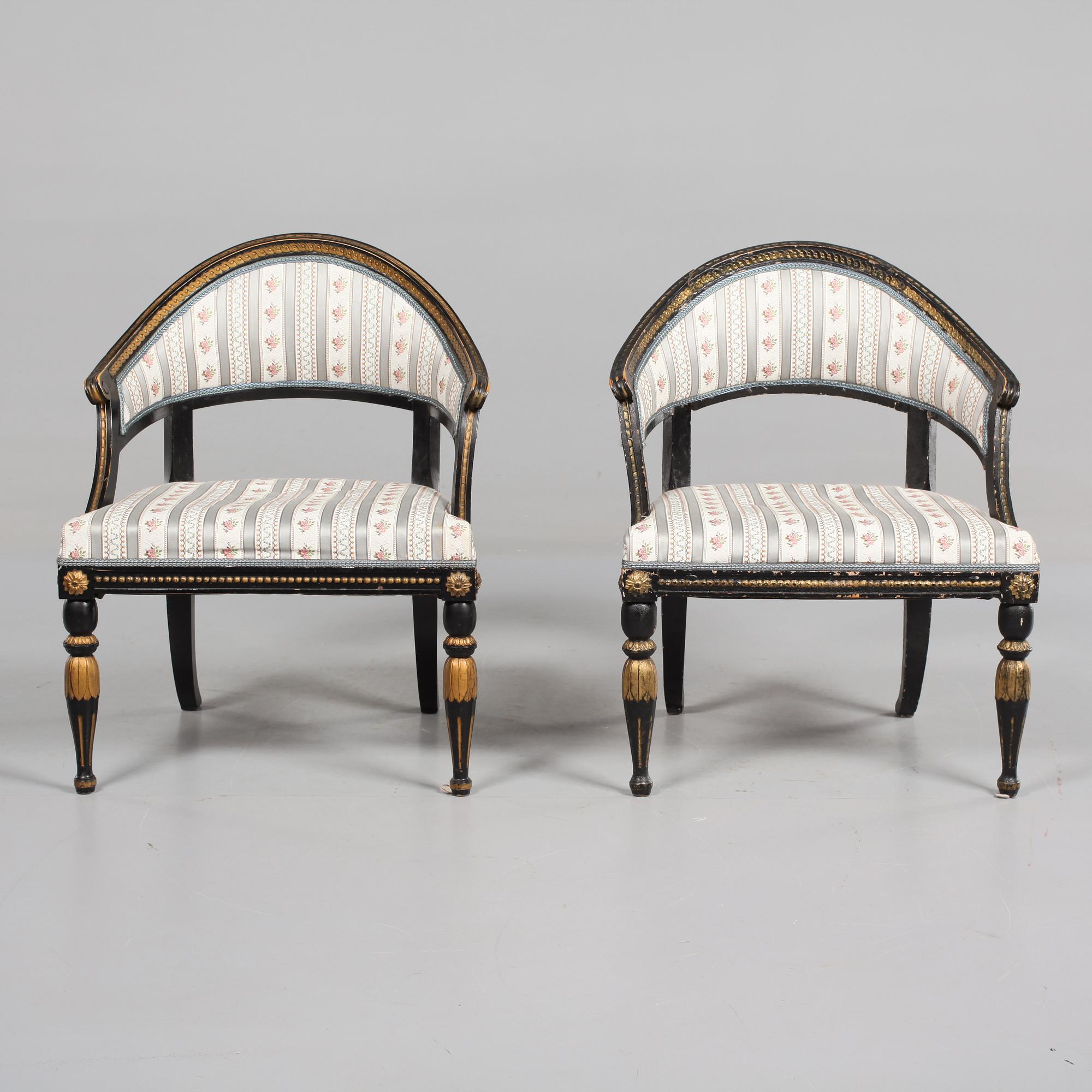 BALJFÅTÖLJER, 2 st, sengustaviansk, 1800-talets första hälft respektive sengustaviansk stil, 1900-tal.