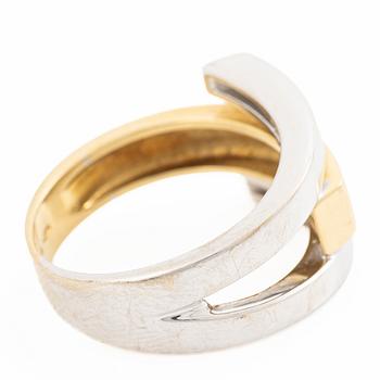 18K gold and white gold ring.