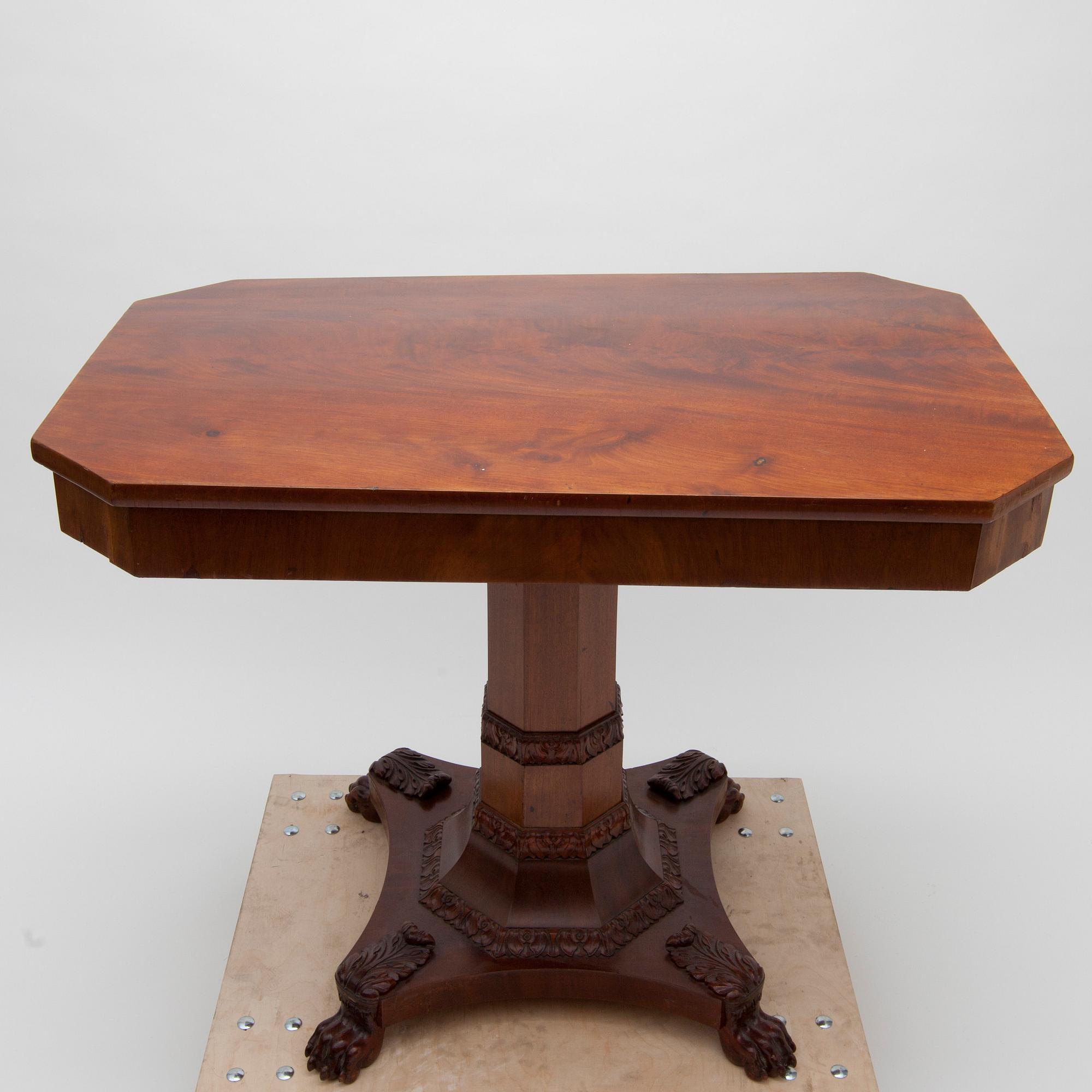 BORD, biedermeierstil, Ryssland 1800-talets slut.