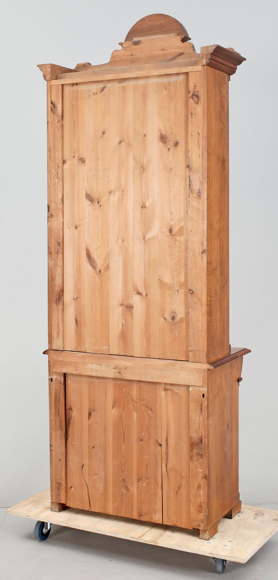 BOKSKÅP, nyrenässans, runt år 1900.