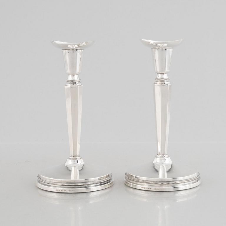 Eric Löfman, ljusstakar, ett par, silver, MGAB, Uppsala, 1974.