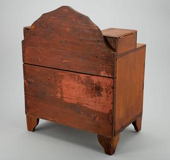 MINIATYRBYRÅ / KRYDDSKÅP.