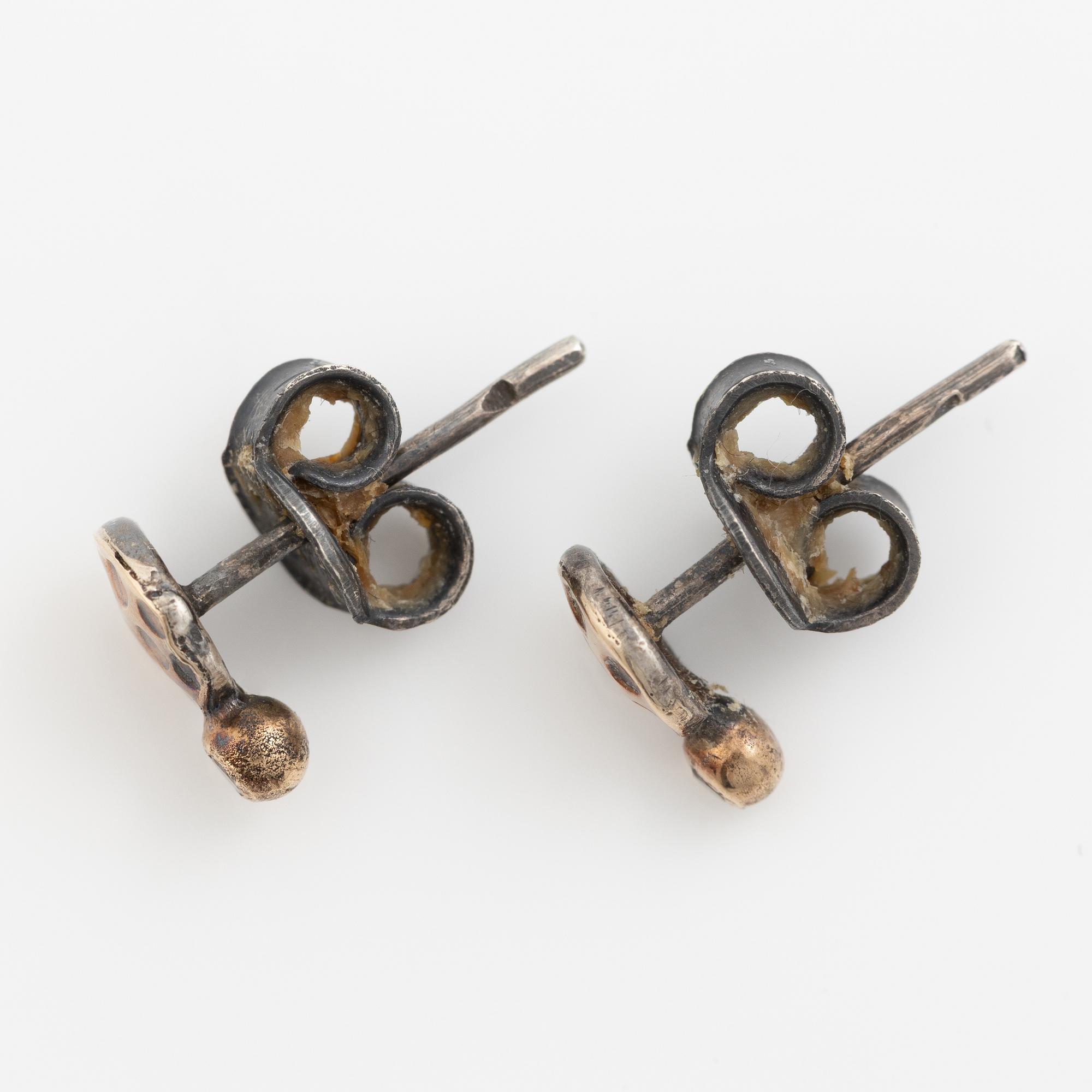 Earrings, a pair, silver gold and small diamonds, "Comet Uno Brill Earsticker", by Birdie.
