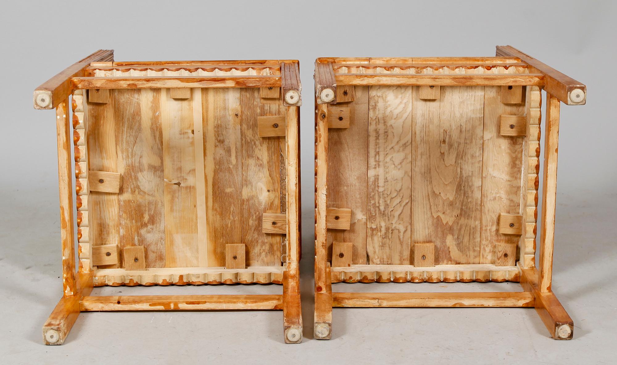 HÖRNSTOLAR, 1 par, fästmansmodell, sekelskiftet 1900.