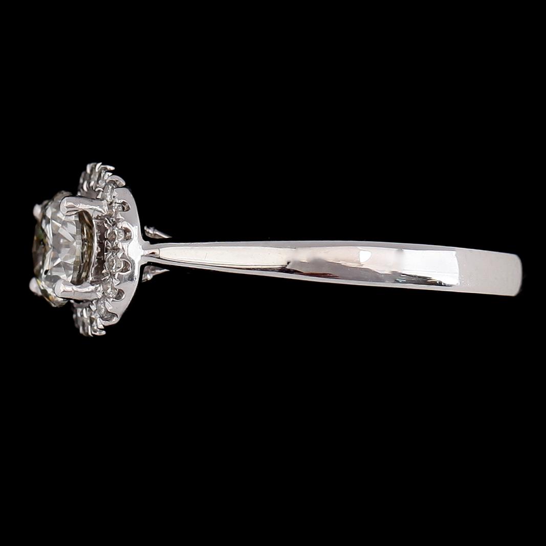 RING, 18K vitguld, diamanter tot ca 0.82 ct. Total vikt ca 3 g.