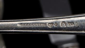 BESTICKSERVIS, 35 delar, silver, "Svensk spets" bla GAB, Stockholm, 1900-tal. Totalvikt ca 1990 g.