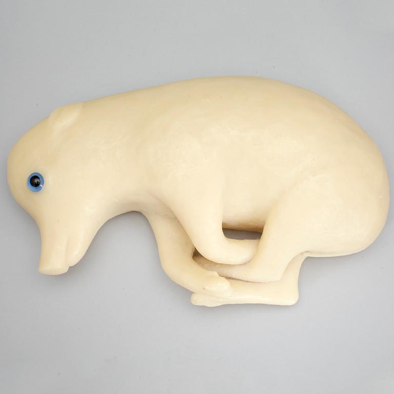 HANNA BELING, vax, sign o numr 4/5. Daterad 2001.