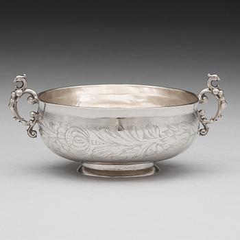 A Swedish 17th century silver brandy-bowl, mark of Lars Olofsson Börst, Skänninge (1670-1675).