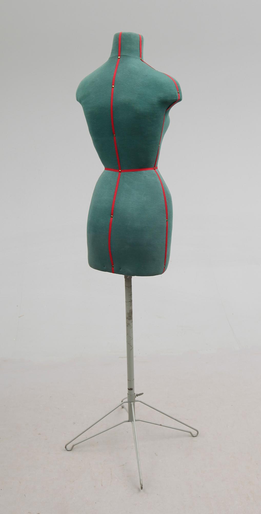 PROVDOCKA, Singer, 1900-talets mitt.