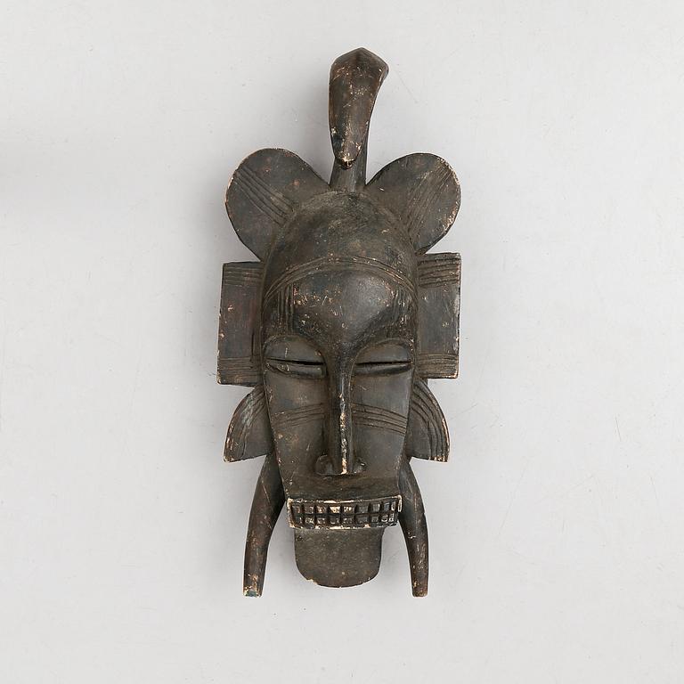 MASK, trä, Afrika, 1900-tal.