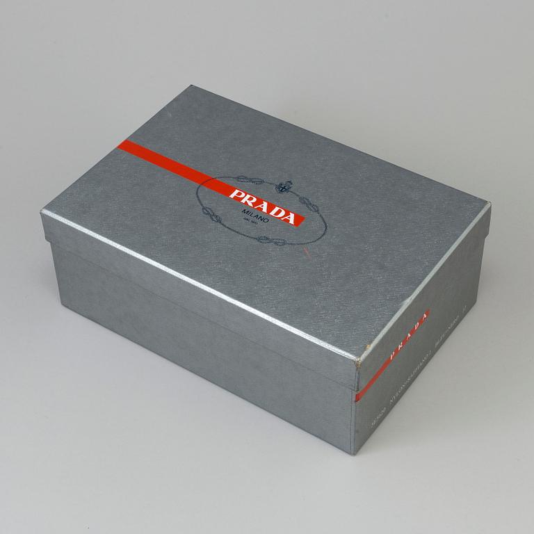 SNEAKERS, Prada, storlek 37.