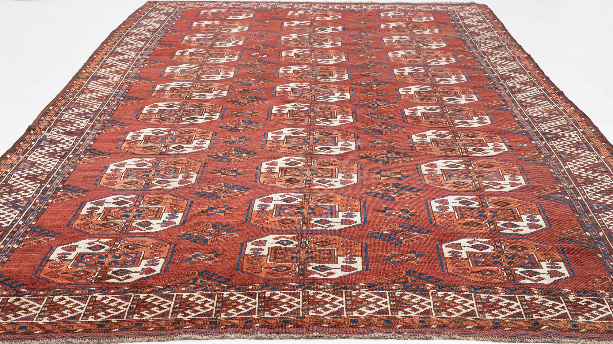 Carpet Erzari approx. 428 x 225 cm.