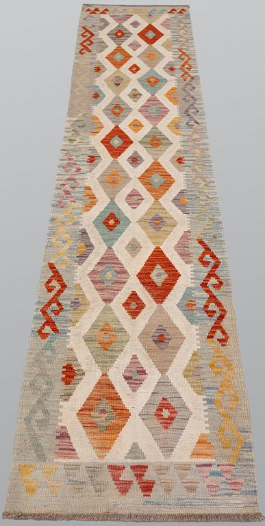A Kilim runner, approx. 291 x 71 cm.