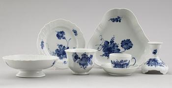 SERVISPORSLIN, 26 delar, delar, "Blå Blomst", Royal Copenhagen.