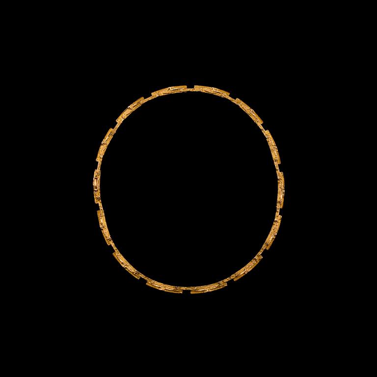 Björn Weckström, KAULAKORU, kultaa 14K, "Tunturi", Lapponia, 1969. Paino 30,5 g.