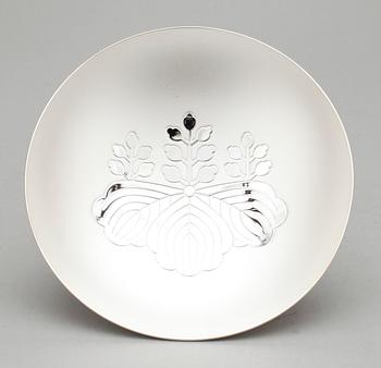 SKÅLFAT PÅ FOT, silver, Japan, 1900-talets slut. Vikt ca 126 g.