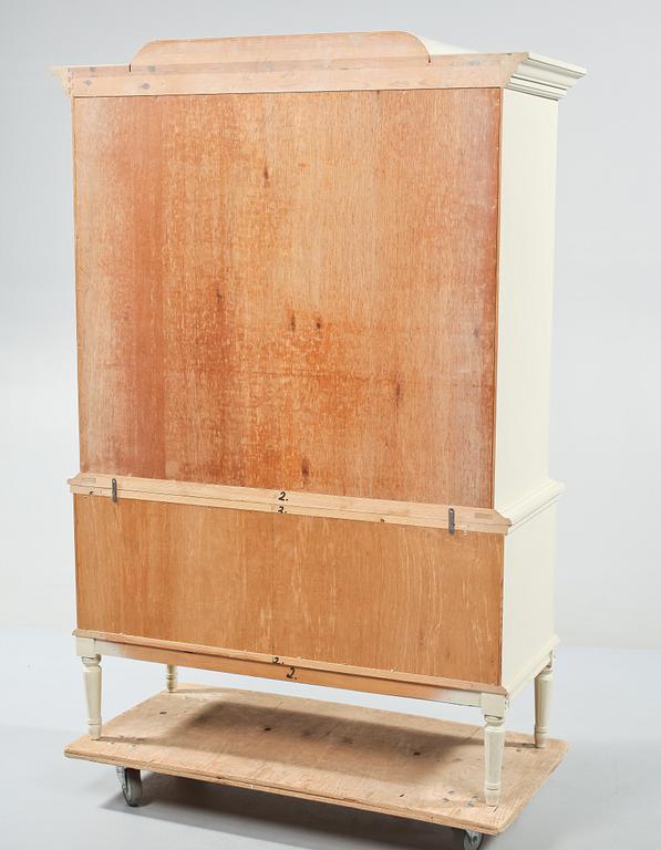 SKÅP, gustaviansk stil, 1900-talets andra hälft.