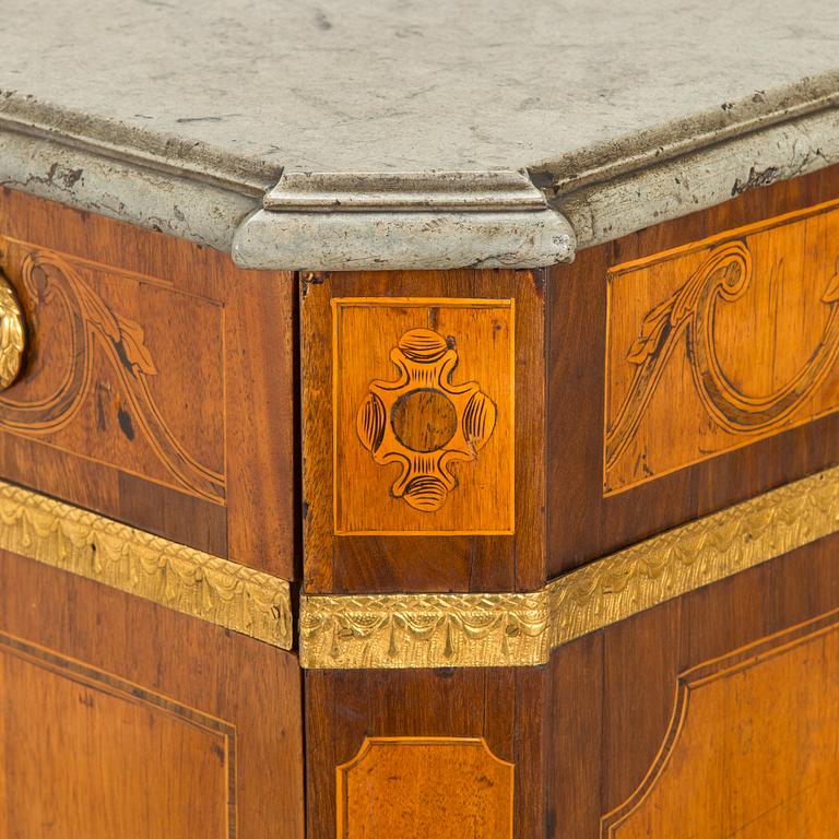 A Gustavian late 18th century commode attributed to J. Hultsten.