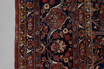 A carpet, semi-antique Kashan, a so-called Dabri, ca 394,5 x 310 cm.