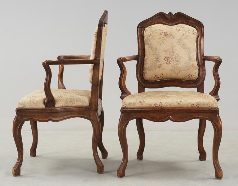 KARMSTOLAR, ett par, mahogny, Europa, nyrokoko, 1800/1900-tal.
