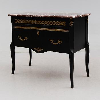 BYRÅ, gustaviansk stil, 1900-talets andra hälft.