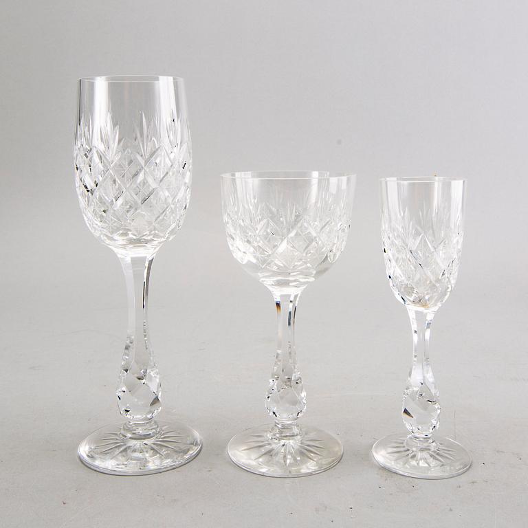 A Fritz Kallenberg 60 pcs Pompadour glass service.