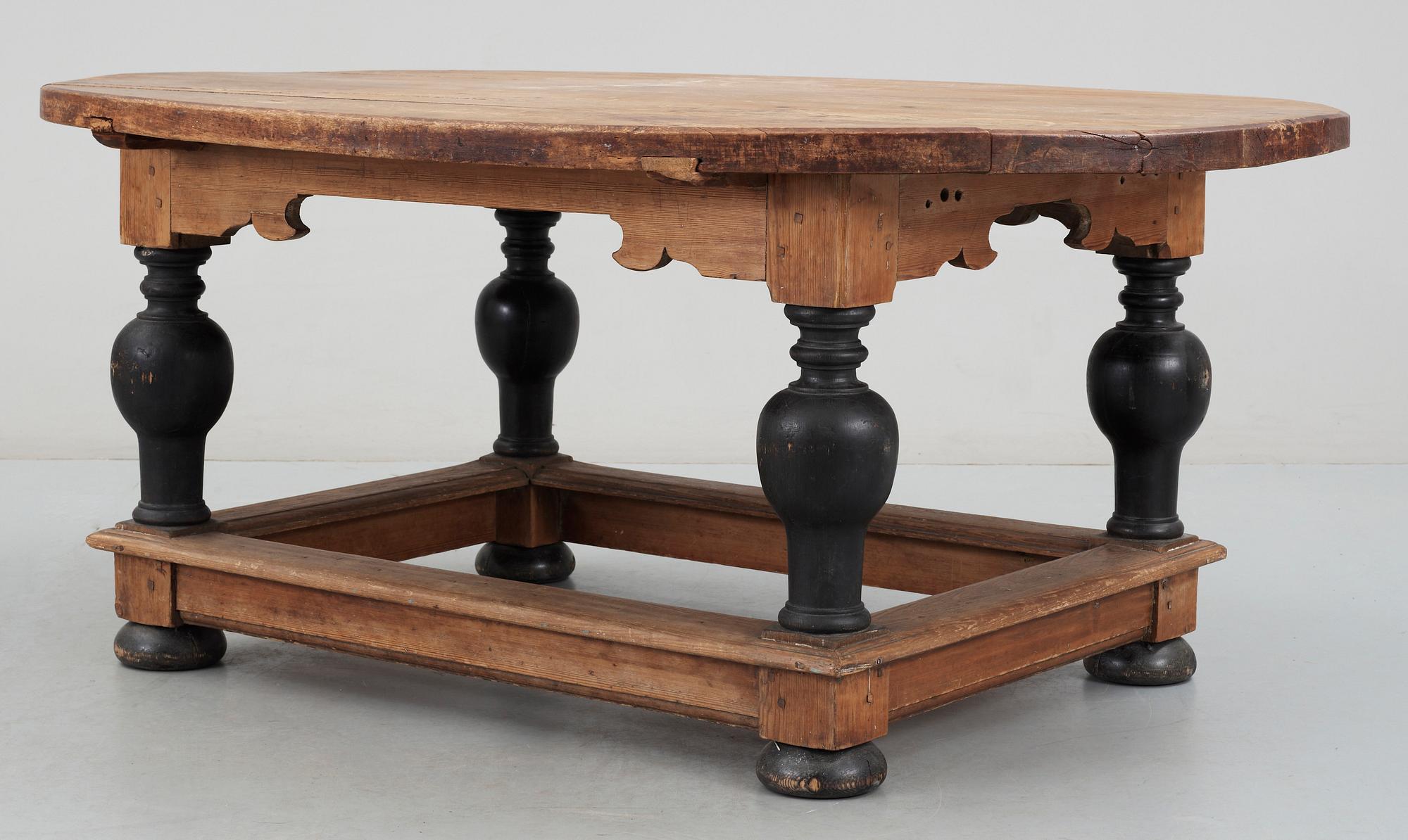 BORD, barock stil med äldre delar, 1800-tal.