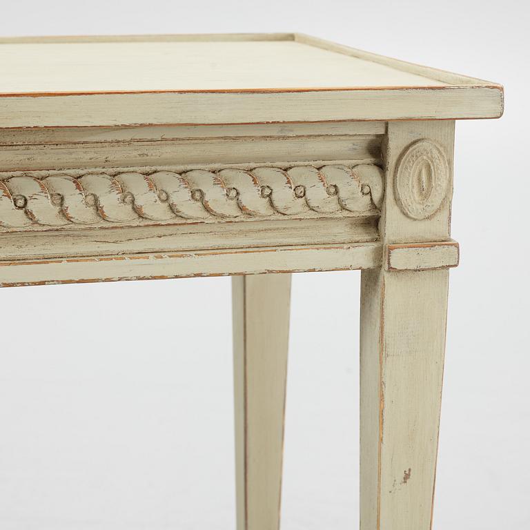 Sidobord, ett par, sengustaviansk stil, tidigt 1900-tal.