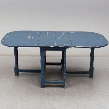 A Swedish late 18th or early 19th century gateleg table.