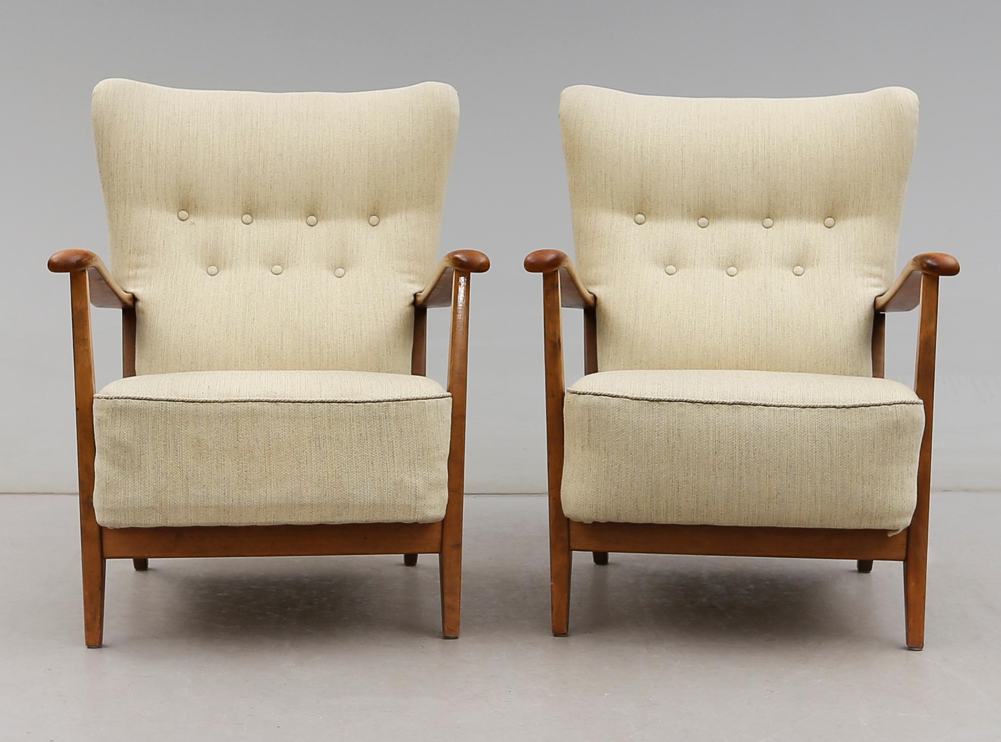 FÅTÖLJER, 1 par, 1900-talets mitt.