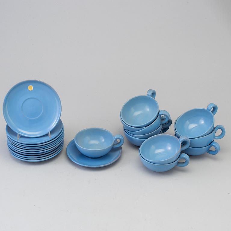 A set of 12 swedish tea cups and saucers. Ceramics. Gabrielverken, after 1925.