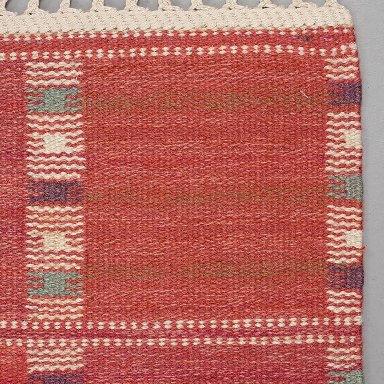 Barbro Nilsson, MATTO, "Falurutan, röd Borås", flat weave, ca 303 x 210,5 cm, signed AB MMF BN.