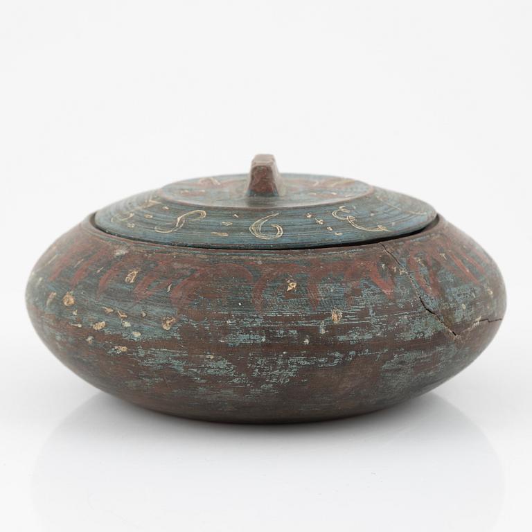 Two Swedish polychrome painted wooden boxes, 18th/19th century.