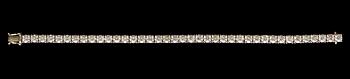 ARMBAND, 39 briljantslipade diamanter, tot. 10.18 ct.