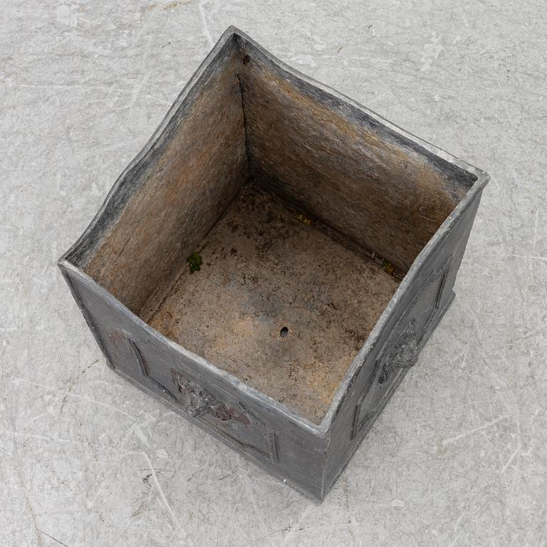 Garden pot, contemporary.
