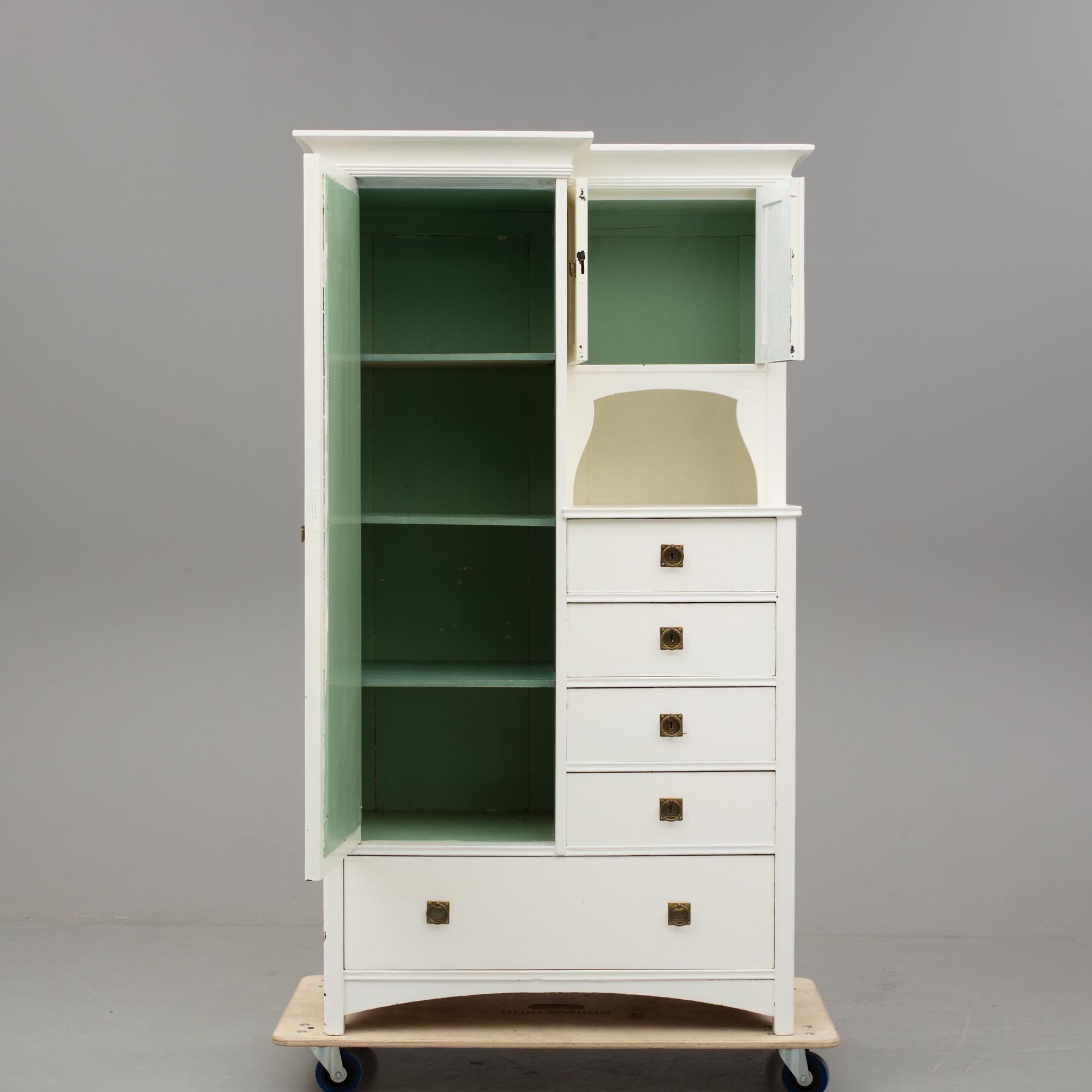 KLÄDSKÅP, 1900-talets början.