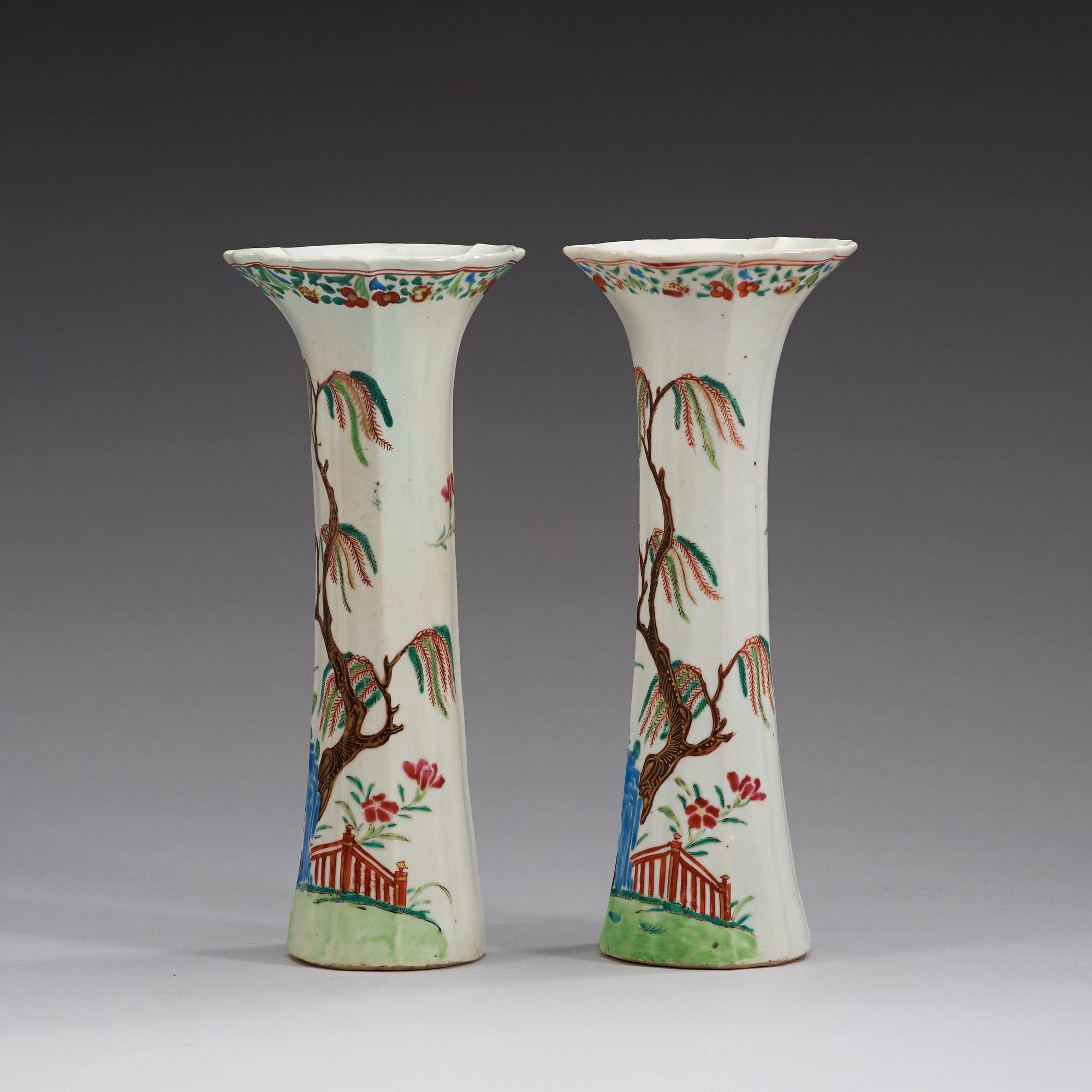 VASER, ett par, kompaniporslin. Qing dynastin, Qianlong (1736-95).