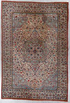 MATTA, semiantik Kriman, ca 295x200 cm.