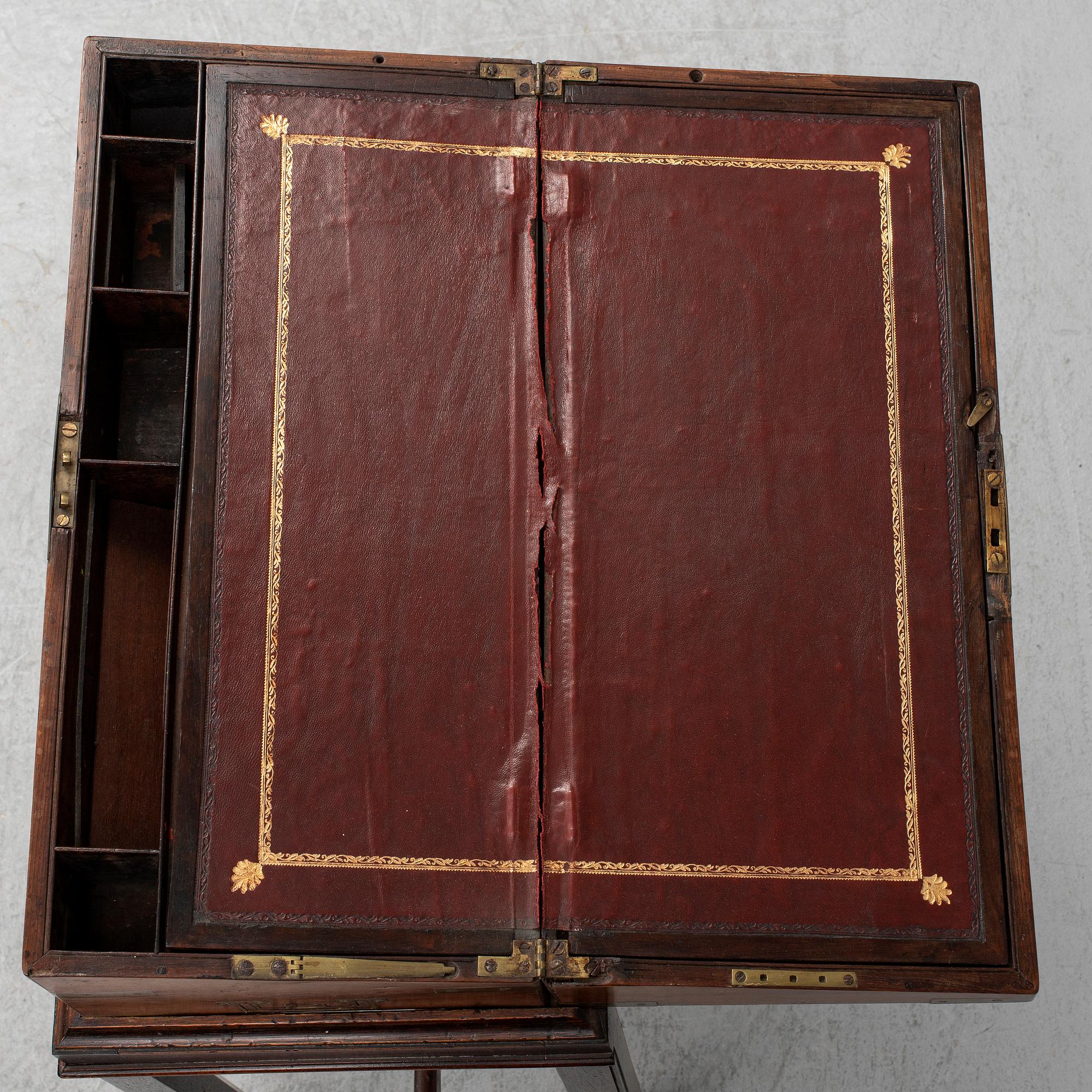 A writing box, 19th / 20th century.