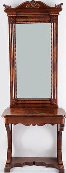 SPEGEL MED KONSOLBORD, Karl Johan, 1800-talets första hälft.