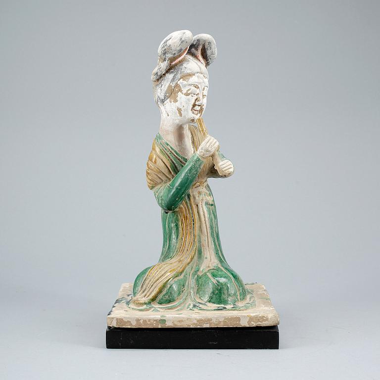 FIGURIN, lergods, Tang stil, 1900-tal.