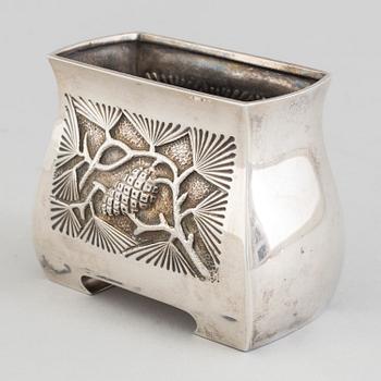 KUSTAA SEVERIN SAHLSTEDT, hållare/cigarettburk, silver, jugend, Åbo Turku, Finland, 1917.